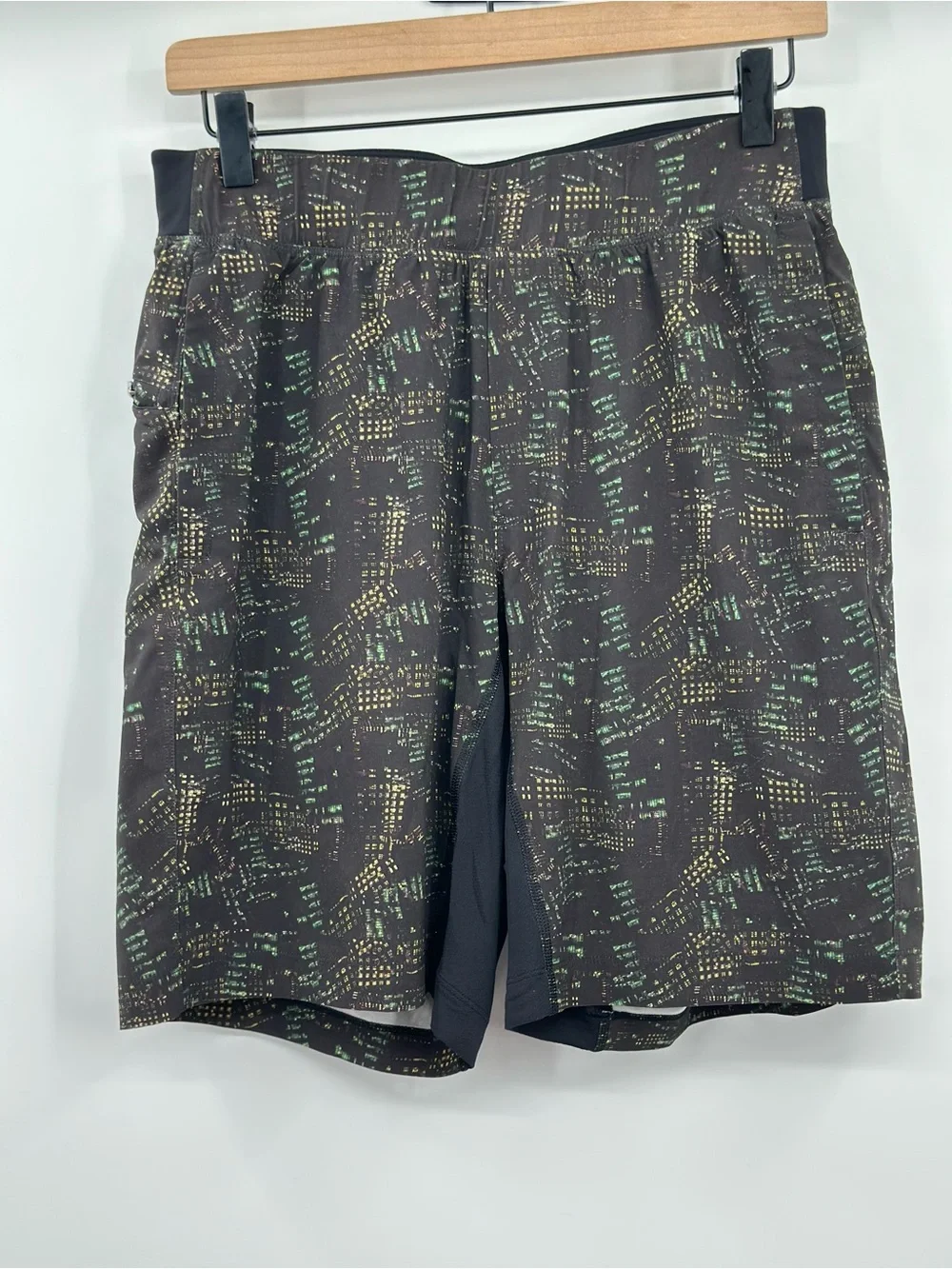 Lululemon T.H.E. Short Men’s Medium Black Abstract Print Lined Training Gym